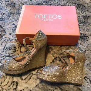 Sparkly Toetos Wedges